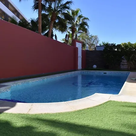 сozy With A Private Swimming Pool